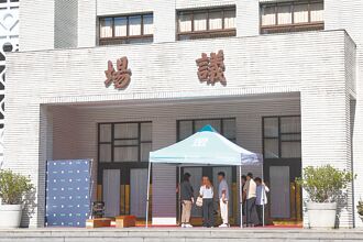 政策對決 綠深陷泥沼進退不得