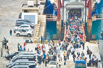 藍眼淚奇景 馬祖旅客人次攀升