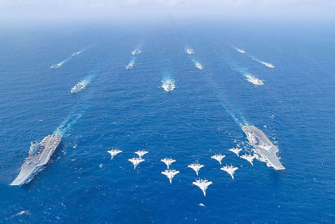 国防部今（14）日公布最新台海周边动态，自昨（13）日上午6时至今日上午6时止，共侦获中国大陆解放军27架次各型军机出海扰台，其中多达26架次逾越海峡中线，进入台湾北部、中部、西南及东部空域活动。（示意图／新华社）