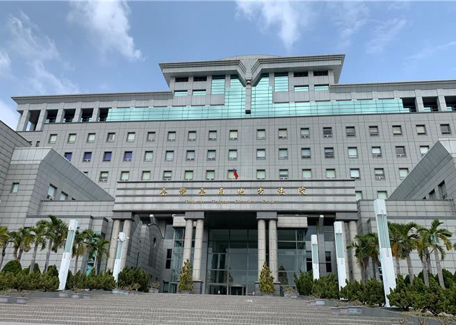 许姓工人诱骗14岁国中女生拍裸照、影片传给他，再强行性侵2次，恶性重大，被台南地方法院判刑13年。（本报资料照片／郭良杰台南报导）