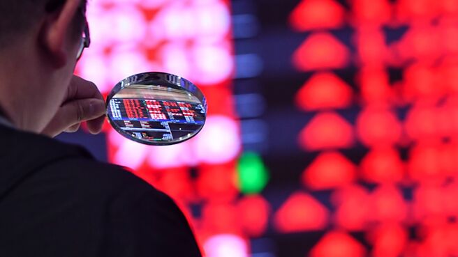 近一周、近一月、今年以来台股基金绩效表现，包括群益长安、群益马拉松、群益奥斯卡等共11檔在各期间都打败大盘，表现相对出色。图／本报资料照片