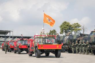 海馬士多管火箭飛彈連成軍 顧部長：提升精準打擊戰力守護國安