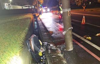 苗栗機車雙載自撞電桿 母宣告不治9歲兒傷重搶救