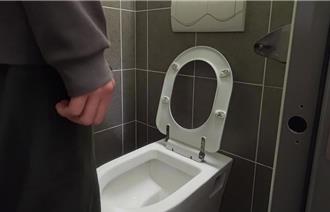 台北公厕「一市两制」捷运坐蹲比不足 长者如厕陷危机