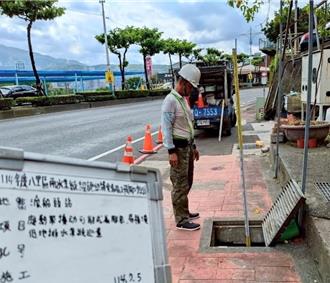 丹娜絲颱風逼近 新北市八里巡視易淹水區、清側溝
