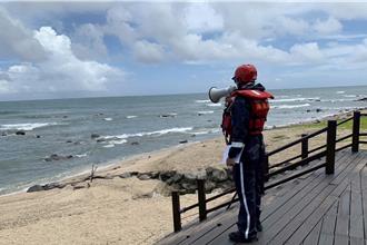 颱風丹娜絲逼近勿近海 強行進入警戒區恐重罰25萬