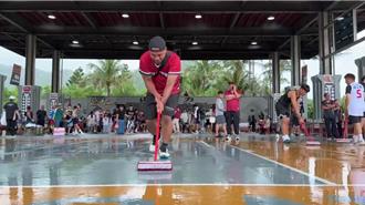 台東3千萬籃球場不敵陣雨 漏雨又積水 球員：真風雨球場