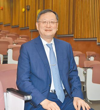 肺癌權威余忠仁 接掌台大醫院