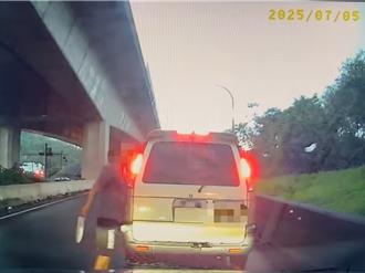 霧峰行車糾紛！男私了談不攏竟亮刀叫囂　警追肇逃駕駛