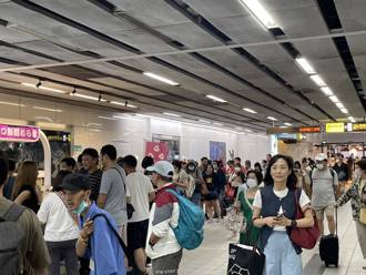 樋口飯糰進駐高捷 颱風天高雄人挺爆 畫面曝光