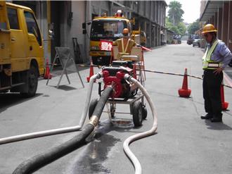 丹娜丝中颱来袭！台电北西处启动应变 加强修树防停电