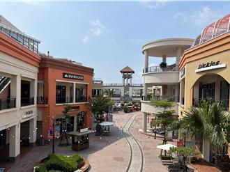 丹娜丝逼近南台湾！新光三越、SOGO、大远百今提早打烊