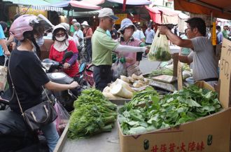 丹娜絲來襲！北台菜價飆漲1成 市場處急喊：無須搶購