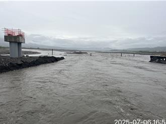 丹娜絲逼近影響 花蓮高寮便道、赤科山預警封閉
