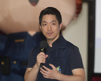 明上班上課蔣萬安臉書被灌爆 律師吐「也想放假」 1句話幫緩頰