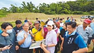 高雄 颱風逼近 和山光電原址 上演市長角力戰