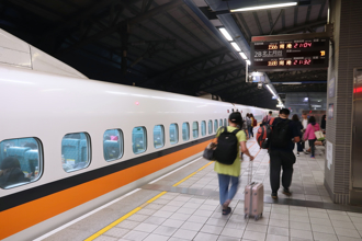 高鐵提前9：40全線恢復營運 台鐵午後全線列車也正常行駛