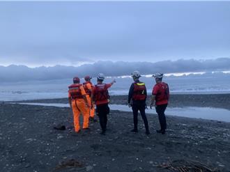 宜蘭南澳吻仔魚捕撈意外 61歲男子遭大浪捲走失聯