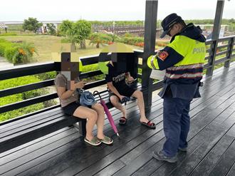 颱風天還觀浪？丹娜絲發威 清水警開4張勸導單