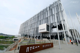 蘆葦叢中盛開的藝術品　開箱全新開幕「新北市美術館」