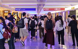 出国旅游不飞日韩！一票长辈「首选大陆」他不解 内行人曝关键：没隔阂