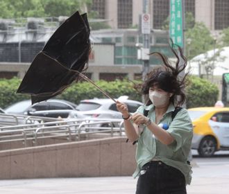 丹娜丝掰了！海警预计17：30解除 强度持续减弱中
