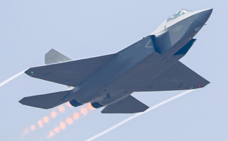 大陸殲-35A這設計更有利匿蹤！「台海軍情員」分析：甚至可小勝F-22