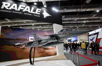 中共散布「飆風」假訊息 意圖搶法軍售