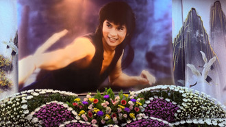 李小飛告別式！「韋小寶」為遺照　摯友鄭進一淚送最後一程