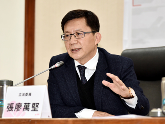 海納百川》張廖萬堅律己 不如先停職（孫榮富）