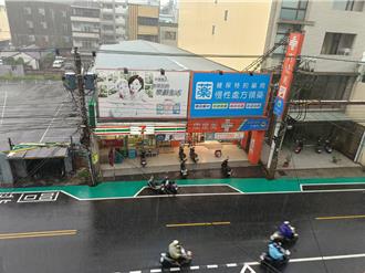 暴雨閃電轟炸彰化！縣長臉書被灌爆：咕嚕咕嚕再現