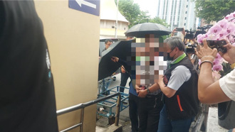 土城家暴男亂刀砍死妻、小姨子　死者父痛哭：「一次帶走2個都是爸爸害的」