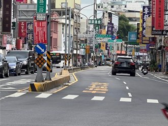 台南機車新制陷兩難！西門路突現「禁行」騎士批道路陷阱