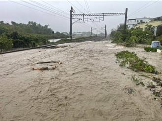 台鐵二水=林內「路線掏空」雙向不通 估晚間搶通