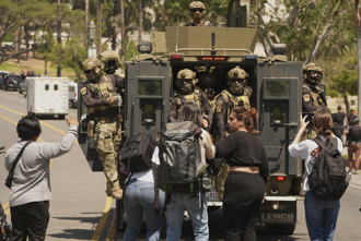 影》裝甲車洛城公園掃蕩移民 市長對抗 美聯邦武裝幹員狠撂1句話