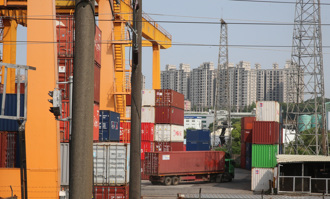 對等關稅宣布前夕搶出貨 6月出口533.2億創單月新高