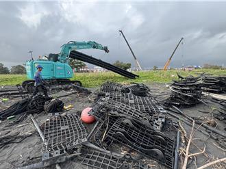 海上光電浮台變垃圾漂高雄 屏東縣府勒令業者停工清理