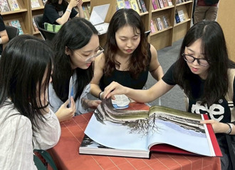 徐宗懋專欄》文策院反其道而行