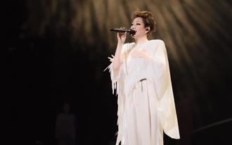 林憶蓮上海開唱突爆哭到失語 激動訴思念已逝母心聲