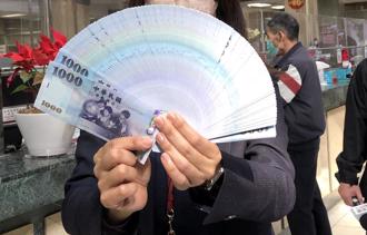 台幣升逾10％  陳揮文嗆「進口東西有便宜嗎」：台灣消費者是什麼？