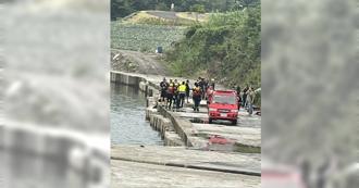 新店廣興橋下「船艇翻覆」1警消命危！　溺水男經搶救不治亡
