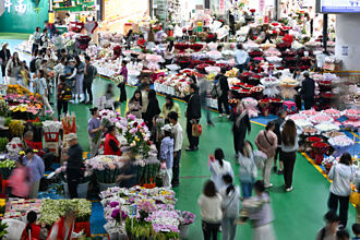 拉抬消費成十五五規劃難題… 陸高層：增強家庭對經濟成長貢獻