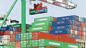 關稅嚇跑貨量 航商減班保價