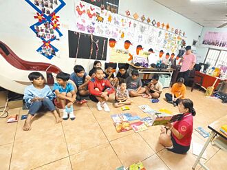 高雄 偏鄉說故事 活力媽媽療癒自己