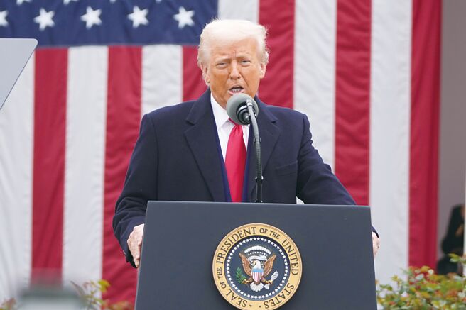 川普表示，關稅稅率的計算是基於常識、貿易逆差等因素所制定。（資料照／美聯社）