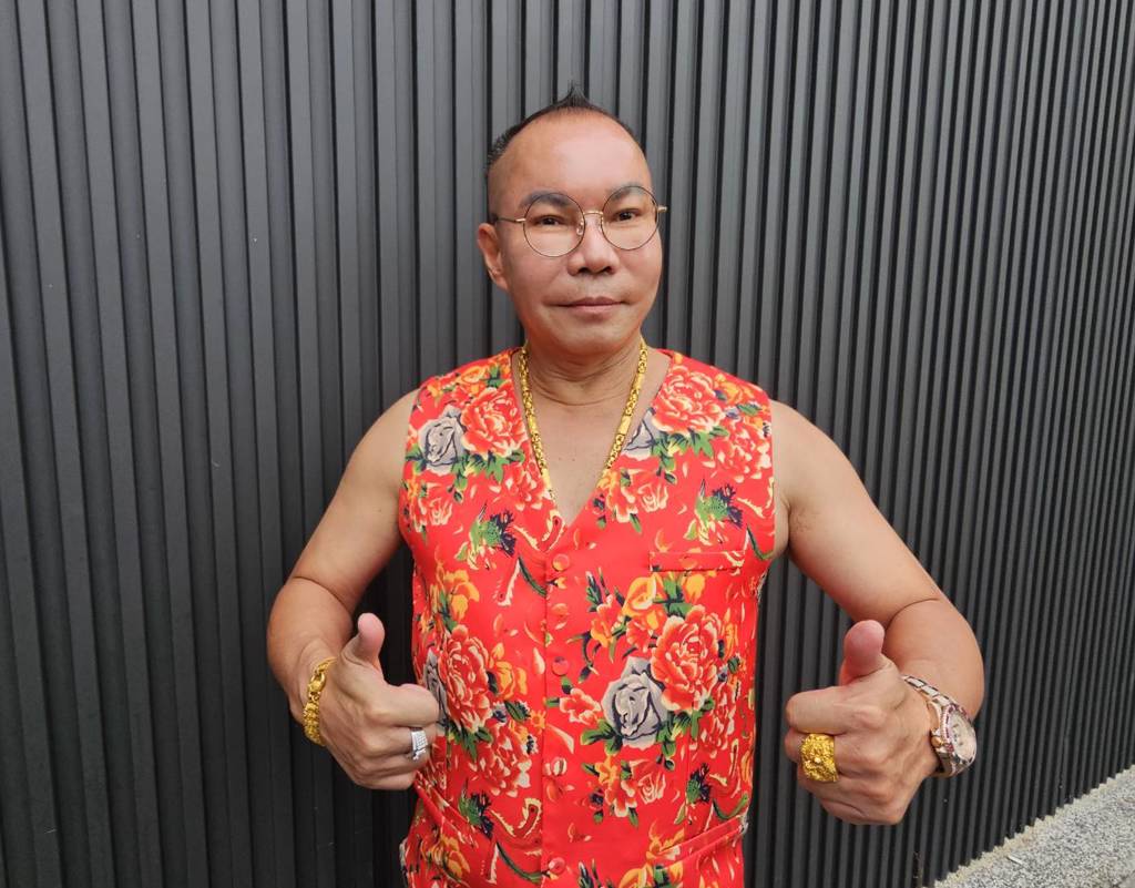 「吊車大王」胡漢龑大方公開擁有4妻14子女。（記者游定剛拍攝）