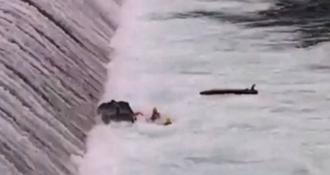 新店急流吞2命！勇消張敬謙仍於生死線徘徊 未婚妻病房外祈福