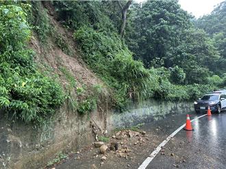 丹娜丝颱风尾挟豪雨 苗栗山区多落石 台6线、119线交通受阻