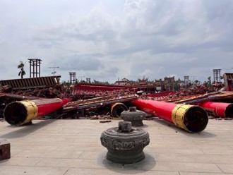 南鯤鯓牌樓倒塌應驗「下下籤」 命理師反曝1國運轉機