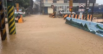影》台鐵集集線軌道變「滑水道」 列車暫停行駛